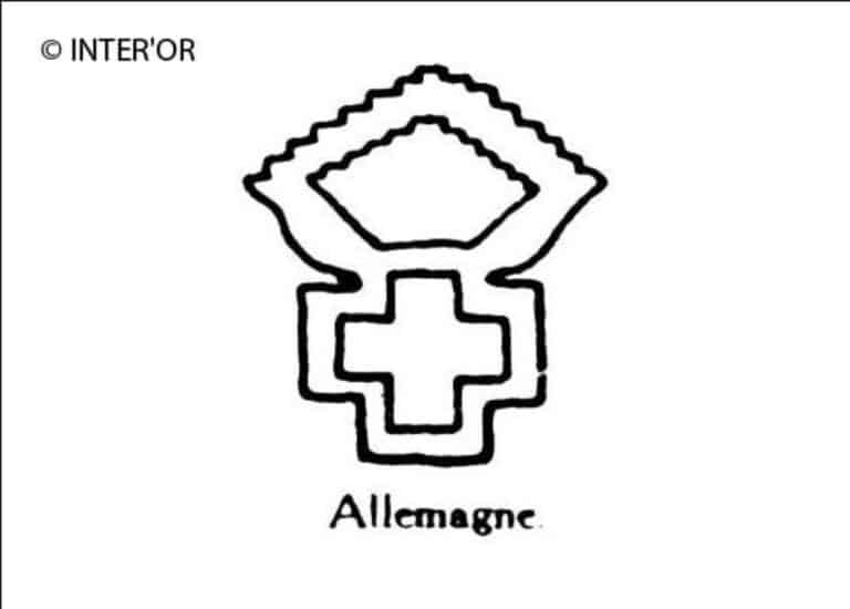 Croix couronnee
