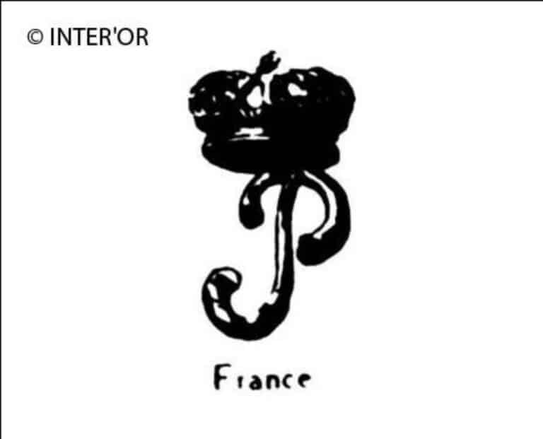 Lettre couronnee p