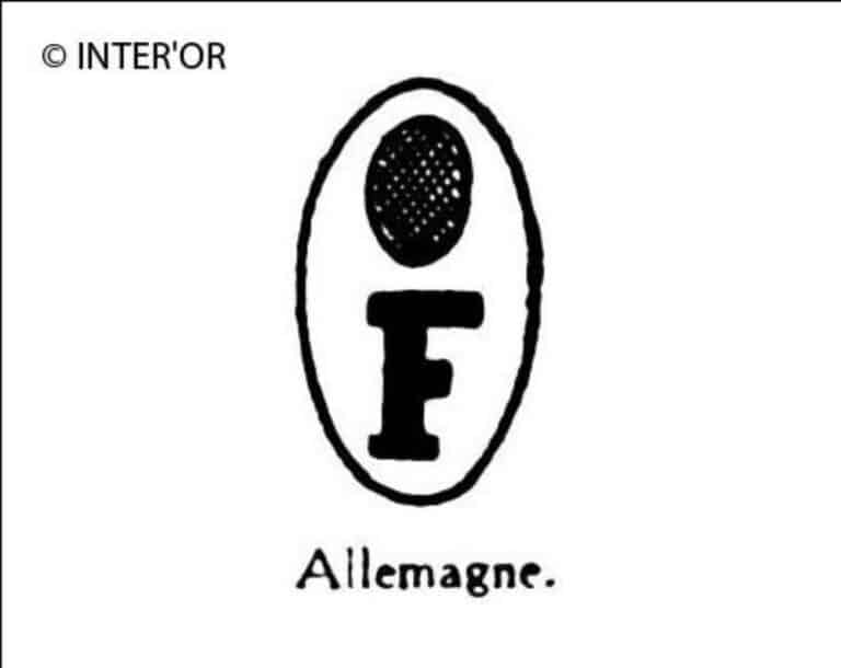 Lettre f sous quadrille