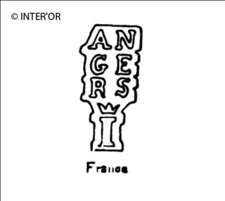 Lettres a n g e r s i couronne
