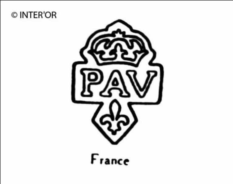 Lettres p a v couronnees fleur de lys
