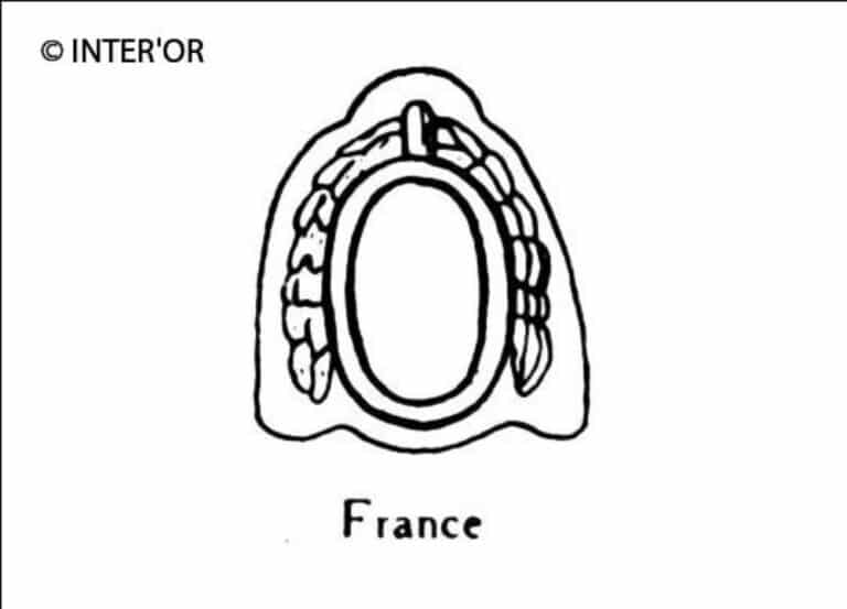 Medaillon orne de guirlandes