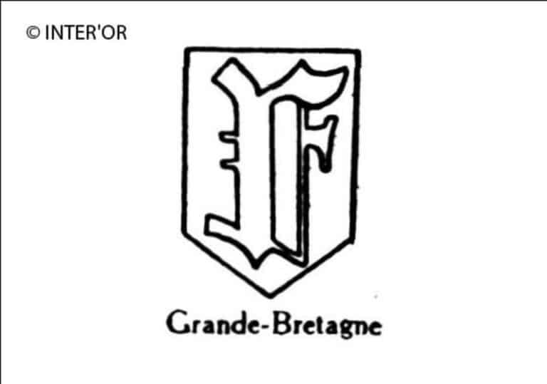 Petite capitale f