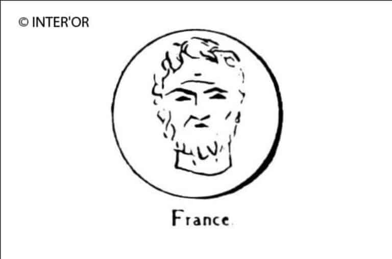 Petite tete de vieillard vue de face