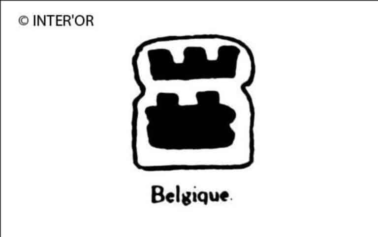 Tour crenelee couronnee